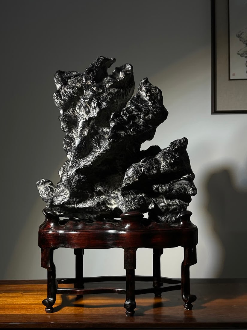 A Qing Dynasty Lingbi stone study ornament (1 of 7)