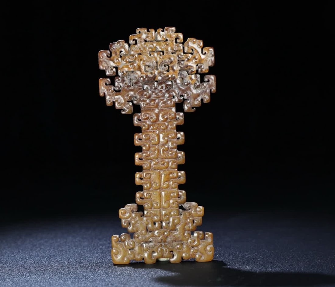 A Han Dynasty jade ingot, a jade sword handle: Han Dynasty jade ingots are made with jade sword handles SIZE: 135x67x6mm W:92g (The Dimensions Of All Batches Are Manually Measured.If You Need More Detailed Information, Please Contact Our Customer