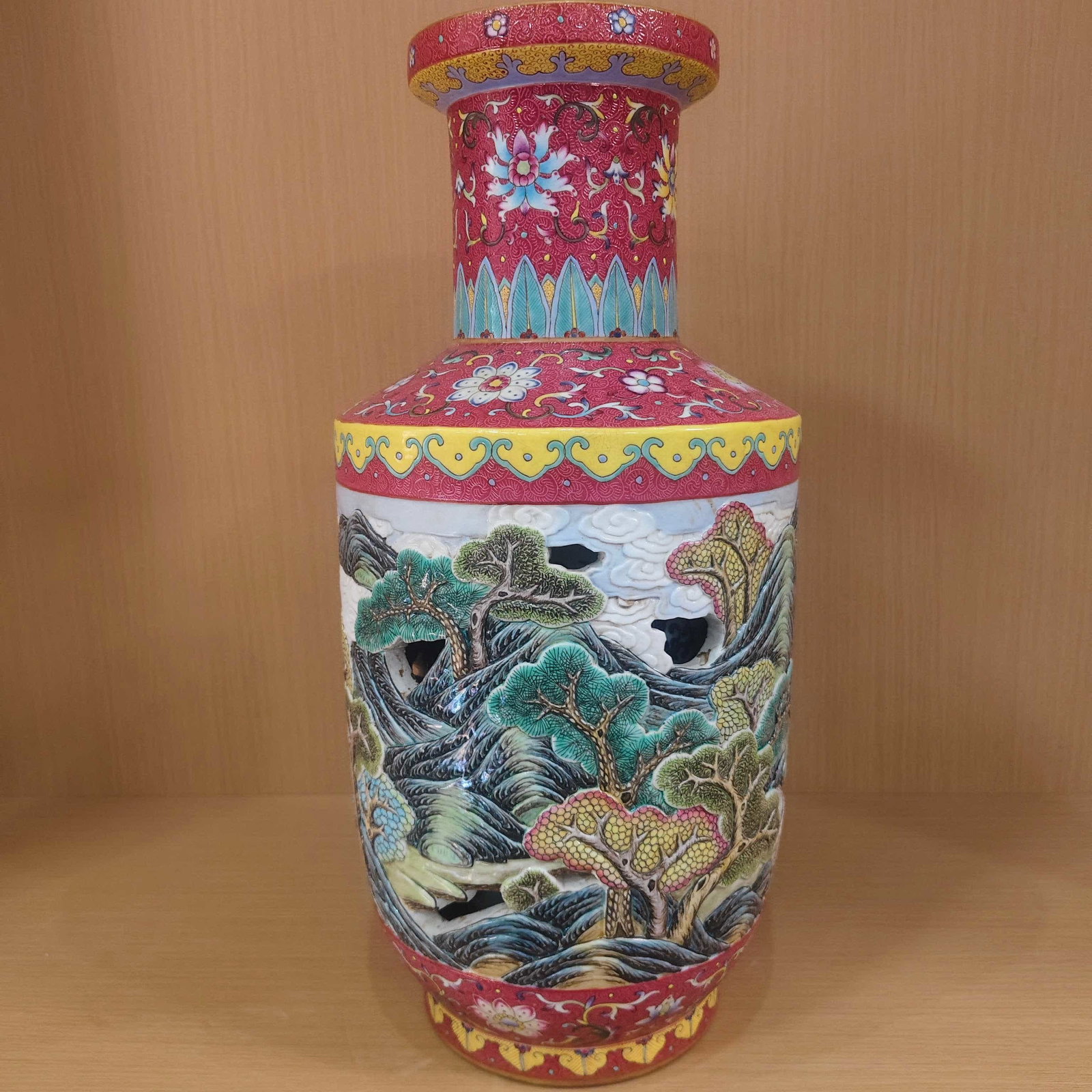 A Qianlong year hollow landscape map stick convertine bottle (1 of 6)
