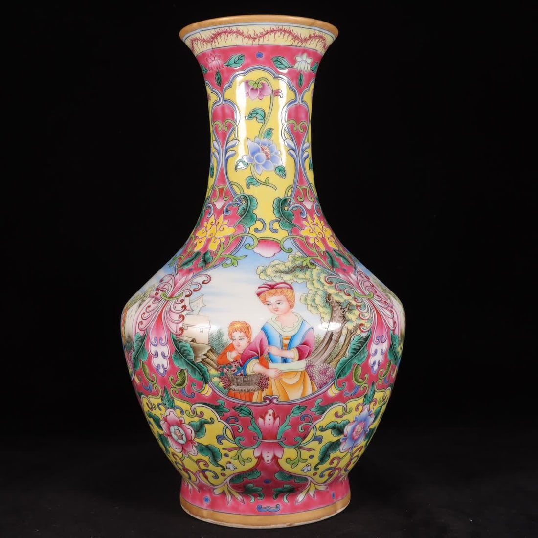 A Qing Yongzheng enamel color carmine red bottom window Western character picture cool bottle (1 of 9)