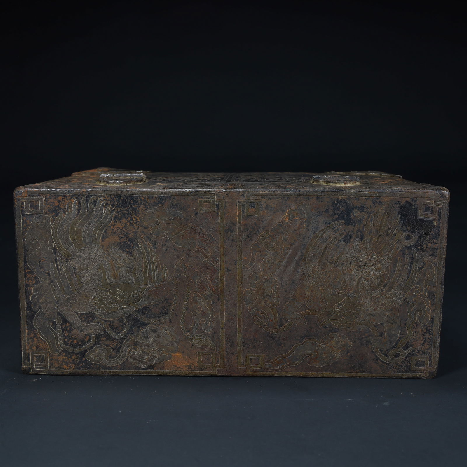 A Qing Dynasty peacock-patterned silver square box - 11