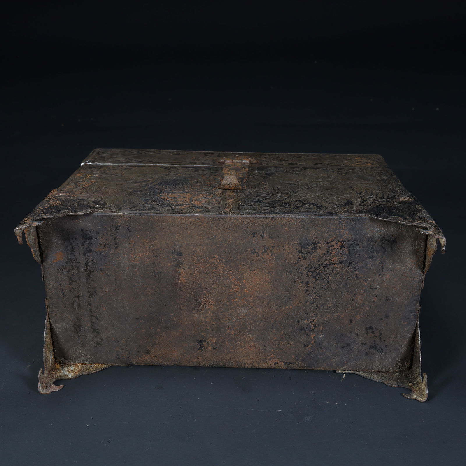 A Qing Dynasty peacock-patterned silver square box - 17