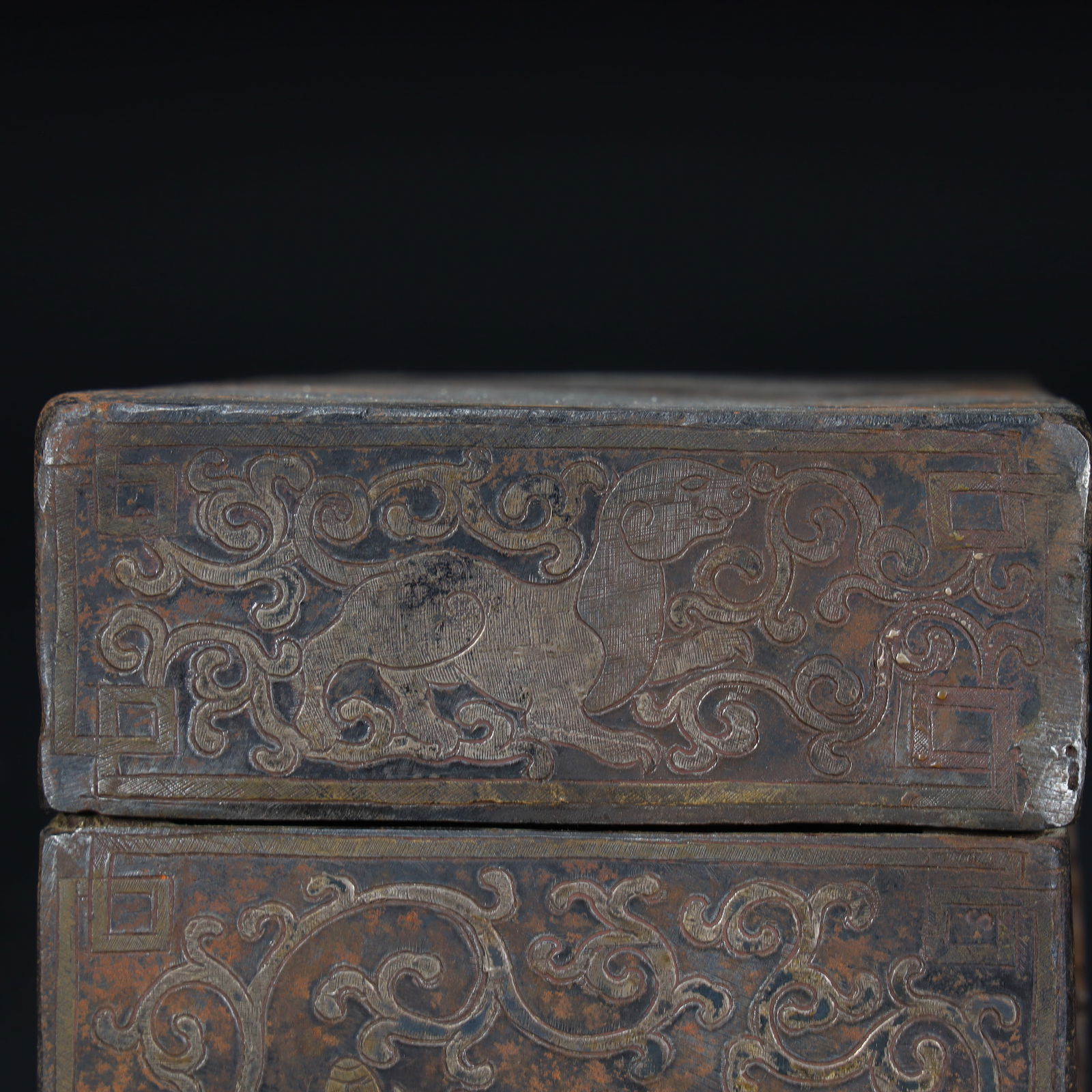 A Qing Dynasty peacock-patterned silver square box - 9