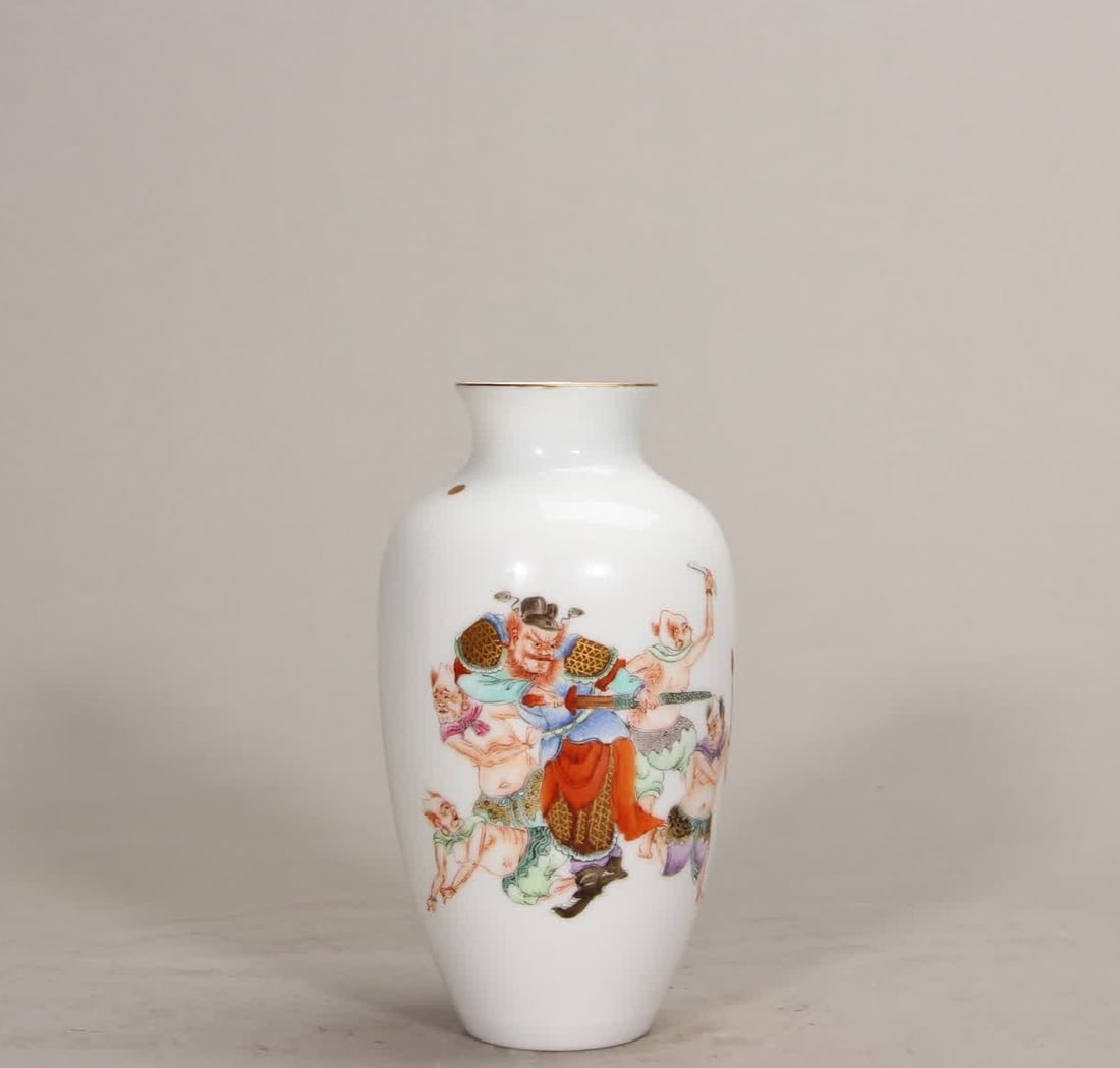 A pastel Tianguan of the Republic of China blessed thin tire bottle (1 of 11)