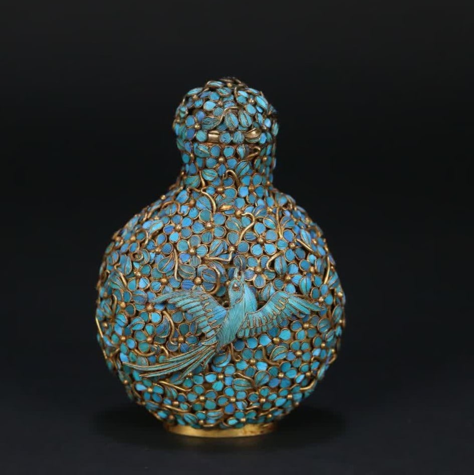 A Qing Dynasty court silver-gilt dotted kingfisher pattern snuff bottle (1 of 8)