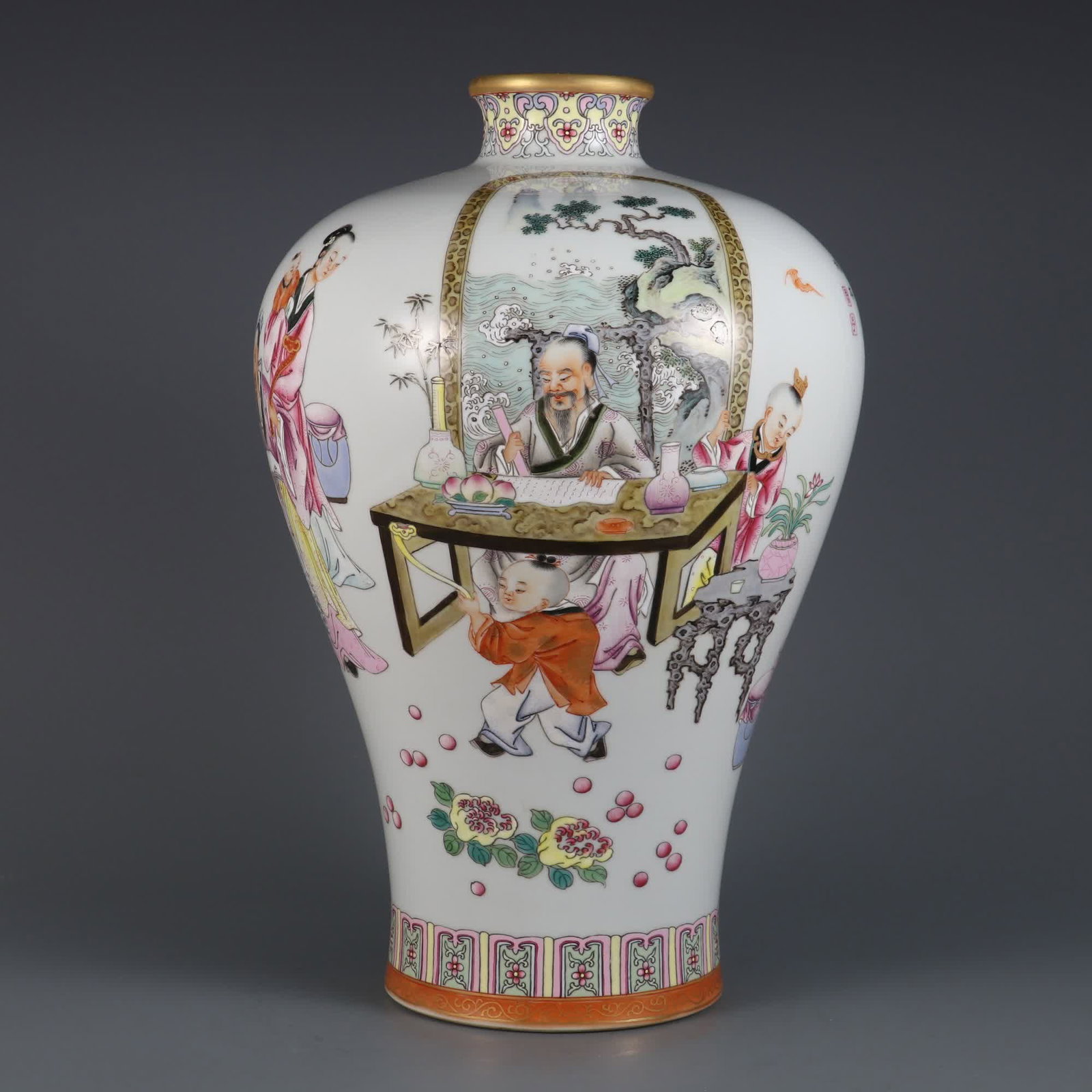 A pastel godson picture plum bottle made in the Qianlong period of the Qing Dynasty (1 of 10)