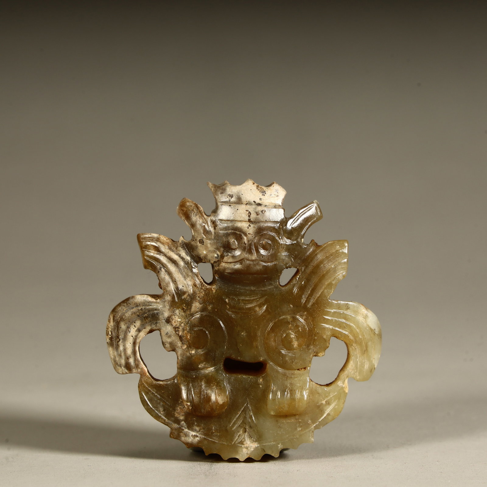 A piece of Qing Dynasty ancient jade god ornament: Qing Dynasty ancient jade god ornaments SIZE: H:5.5cm L:5cm W:53.5g (The Dimensions Of All Batches Are Manually Measured.If You Need More Detailed Information, Please Contact Our Customer Service Befo