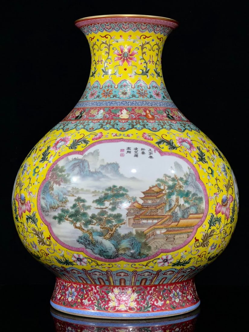 A piece of Qianlong year system of the Qing Dynasty Ruyi gourd with gold pattern edge yellow ground: Qianlong year system of the Qing Dynasty Ruyi gourd gilded pattern edge yellow ground intertwined lotus pattern landscape map pavilion inscription poem opening window jade pot spring SIZE: mouthD:21cm
