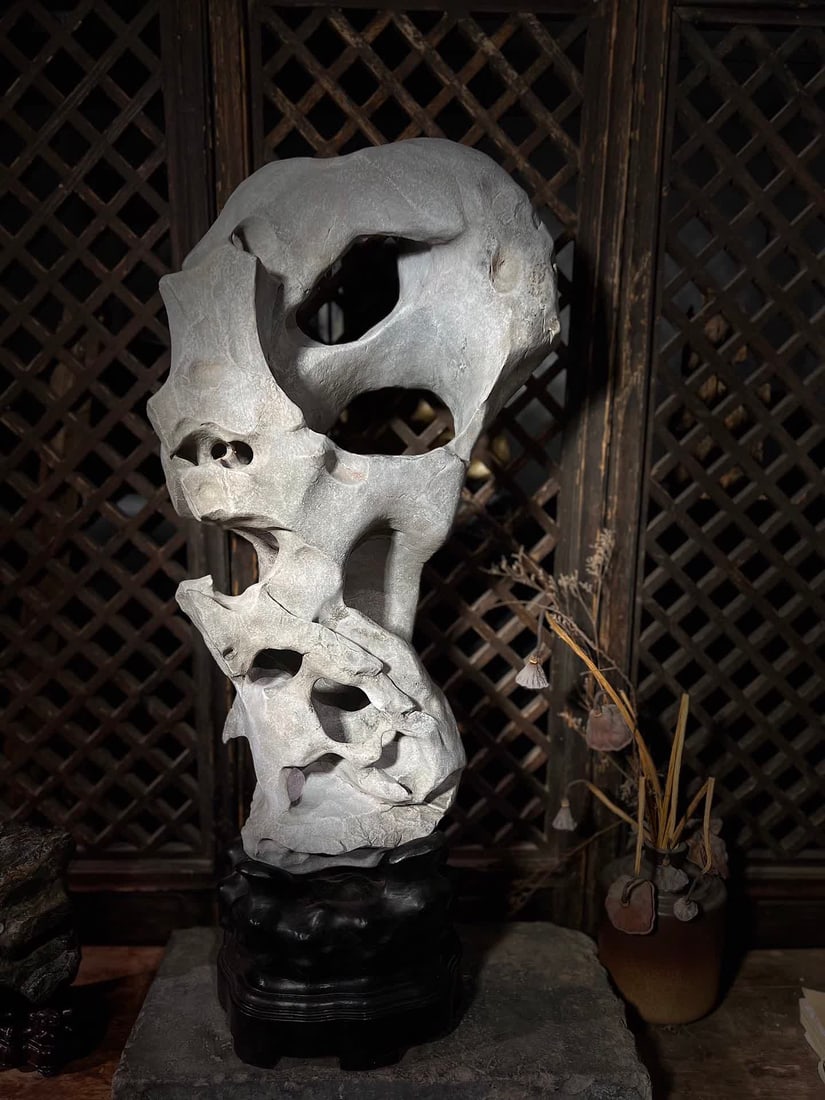 A Qing Dynasty Taihu Lake stone [Zhengyun] study ornament: Qing Dynasty Taihu Lake stone [Zhengyun] study ornament SIZE: H:98cm W:42cm T:28cm (The Dimensions Of All Batches Are Manually Measured.If You Need More Detailed Information, Please Contact Our Custom