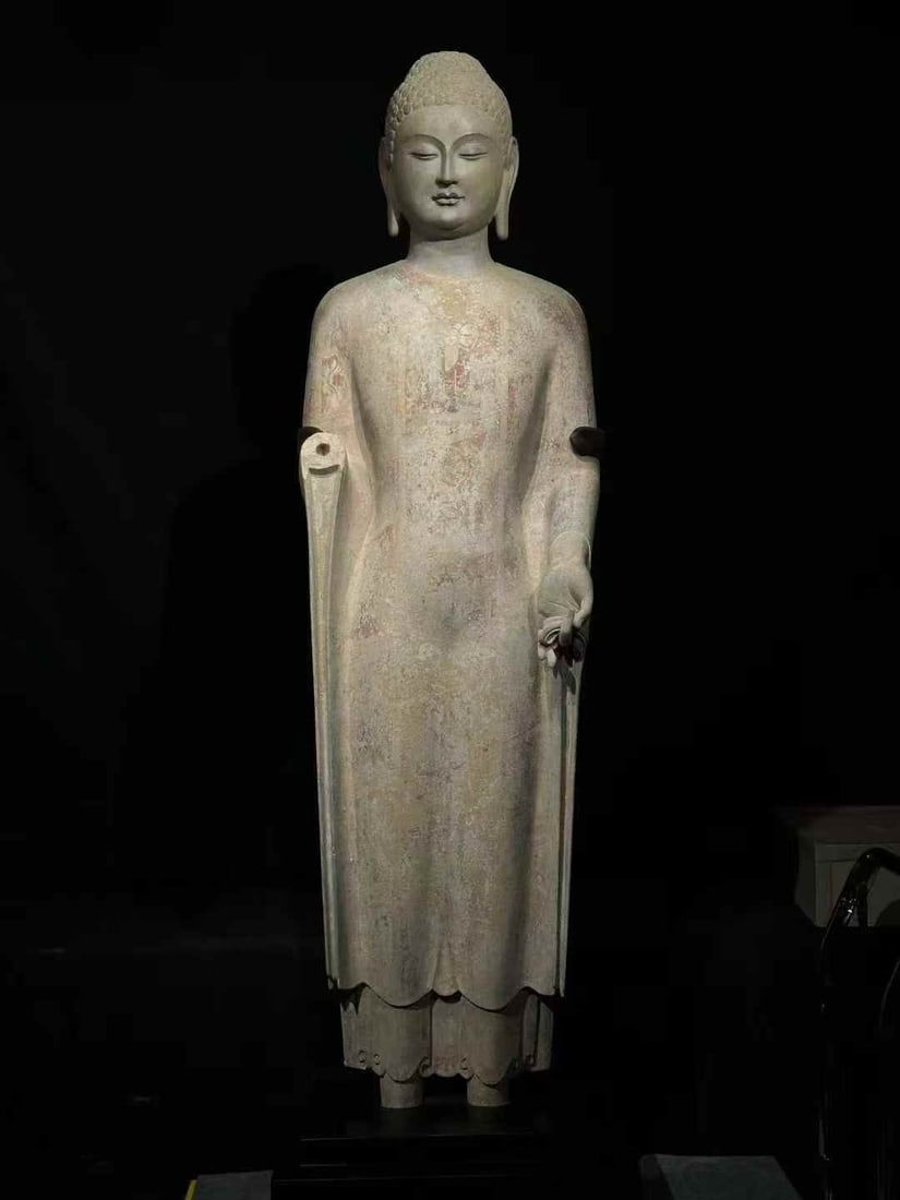 A statue of Buddha in the Northern Qi Dynasty (1 of 6)