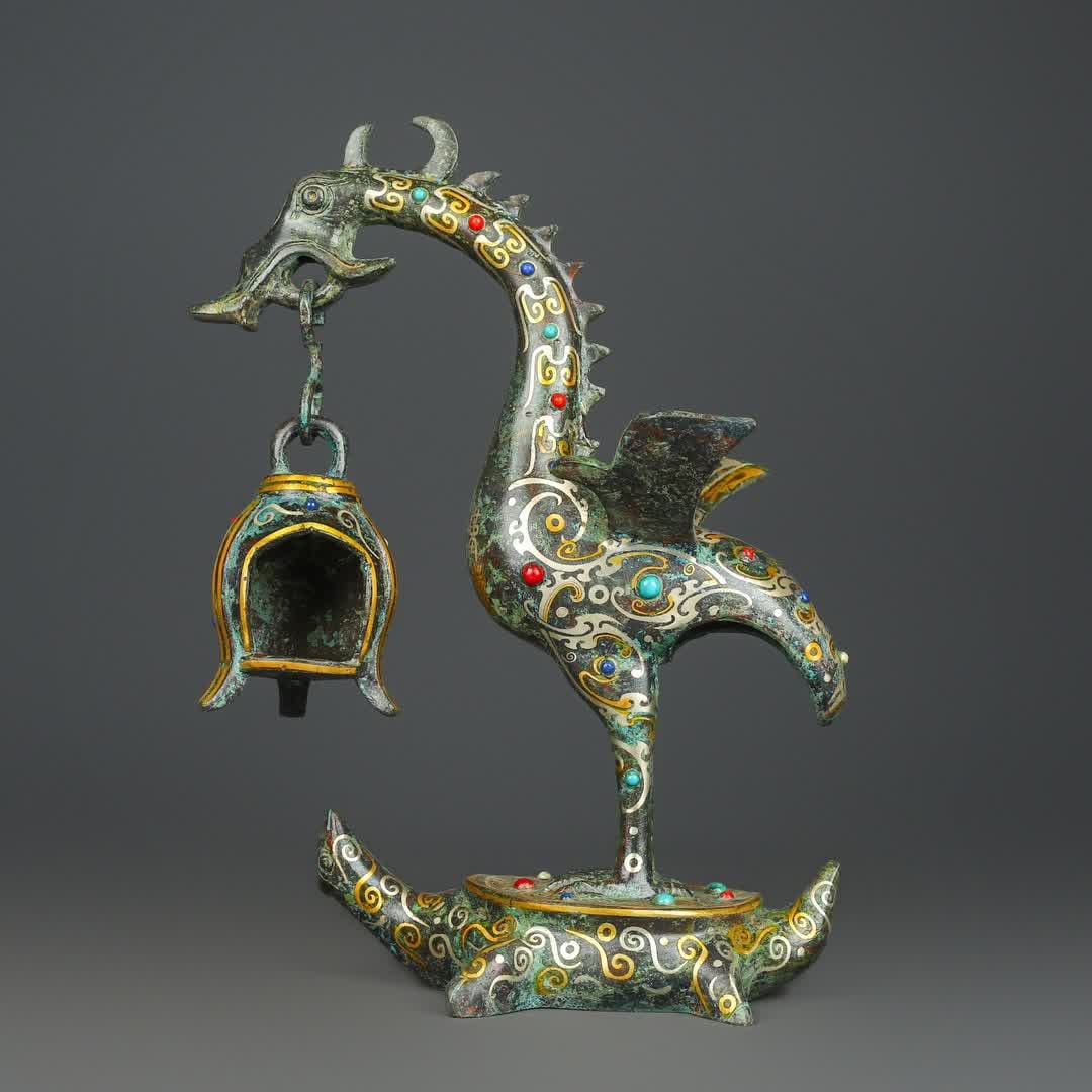 A piece of Han Dynasty_Bronze Cuo gold and silver inlaid multi-gemstone turtle dragon chandelier (1 of 9)