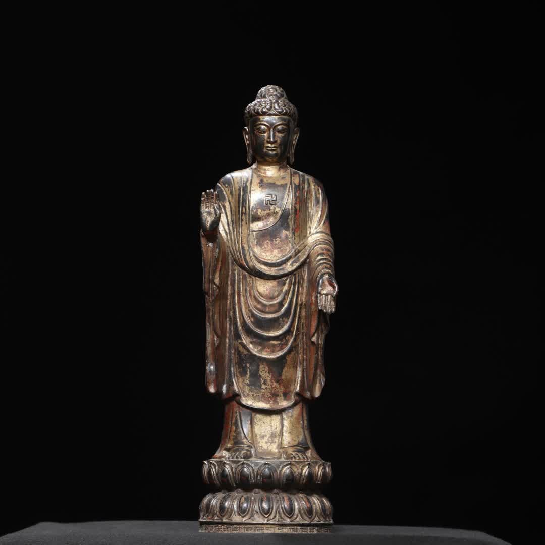 A bronze gold statue of Shakyamuni Buddha (1 of 9)