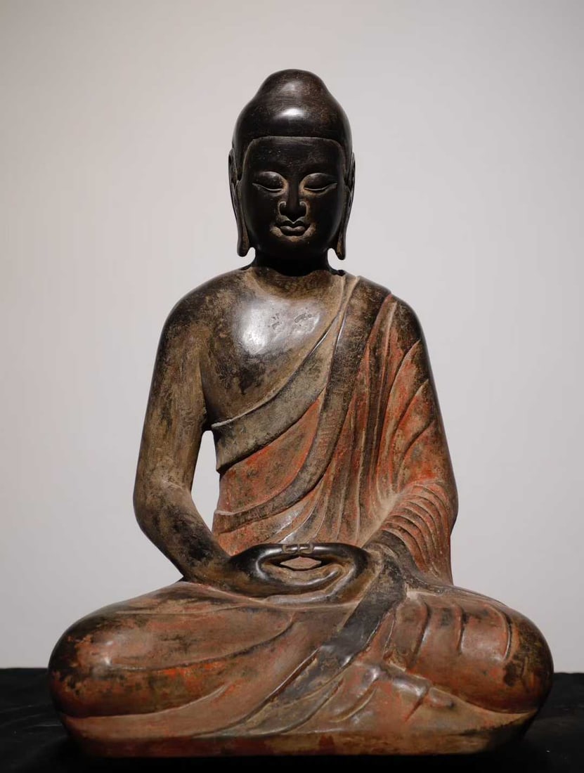 A bluestone painted Buddha statue of the Northern Qi Dynasty (1 of 9)