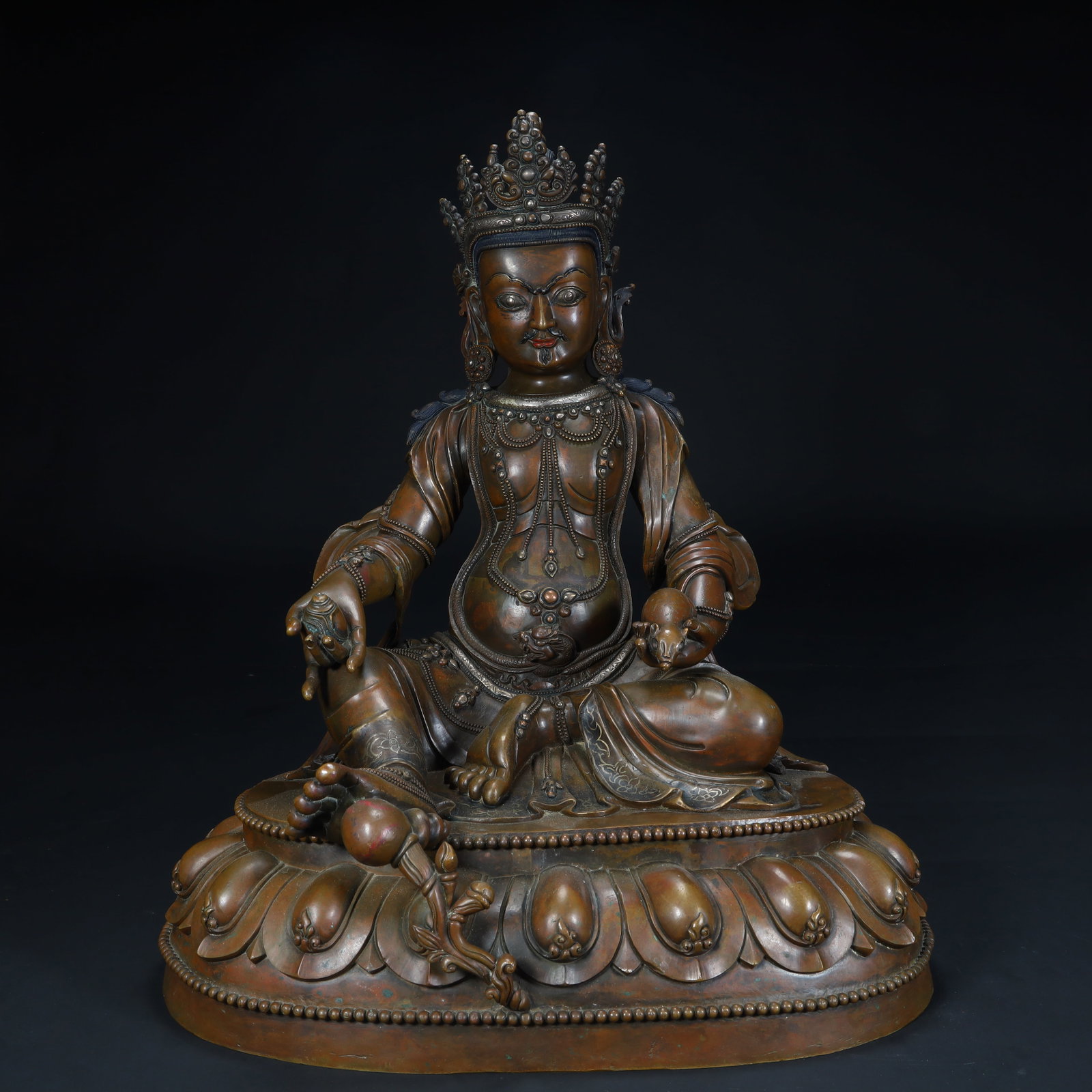 A bronze Vajrasattva statue of Tibetan Buddhism in the Qing Dynasty (1 of 15)