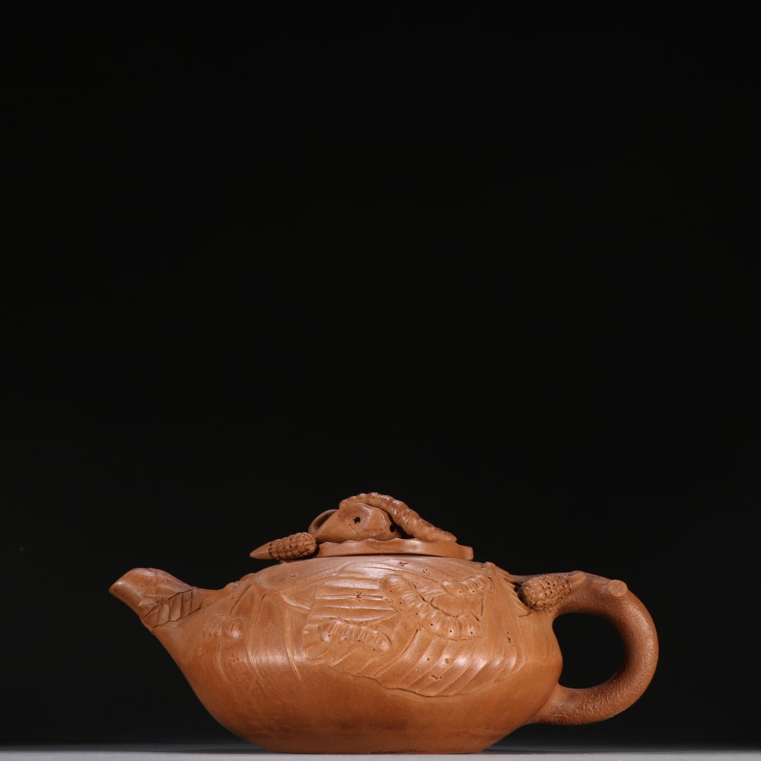 A piece of Chen Mingyuan's old mud bionic pot (1 of 9)