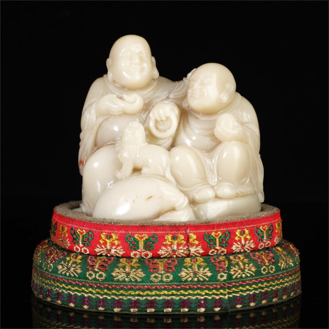 A seated statue of Maitreya Buddha in Shoushan Mountain in the Qing Dynasty: The seated statue of Maitreya Buddha in Shoushan Mountain in the Qing Dynasty Size:W:366g H:9cm W:7.5cm (The Dimensions Of All Batches Are Manually Measured.If You Need More Detailed Information, Plea