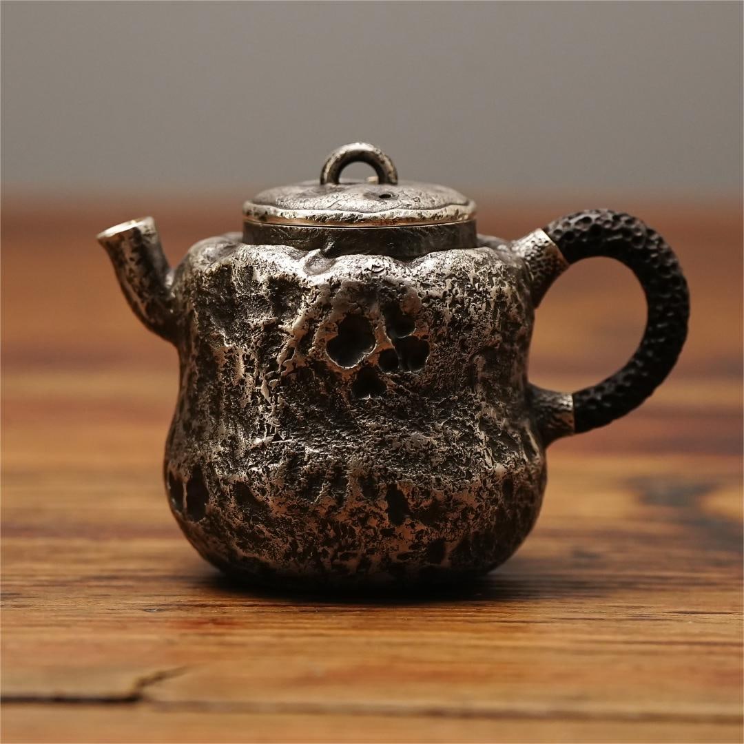 A fine Japanese silver pot (1 of 9)