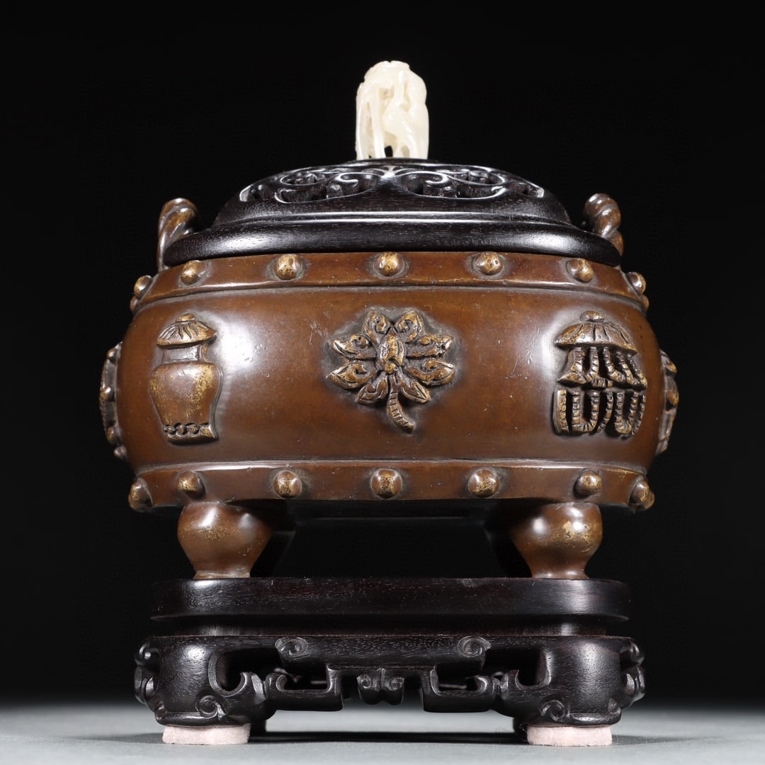 A beautiful old copper tire eight-treasure pattern incense burner (1 of 9)