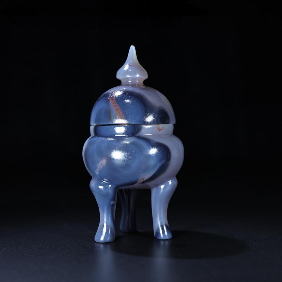 A beautiful natural agate ink painting three-legged stove: Exquisite natural agate ink painting three-legged stove Size:153x77mm W:338g (The Dimensions Of All Batches Are Manually Measured.If You Need More Detailed Information, Please Contact Our Customer Ser