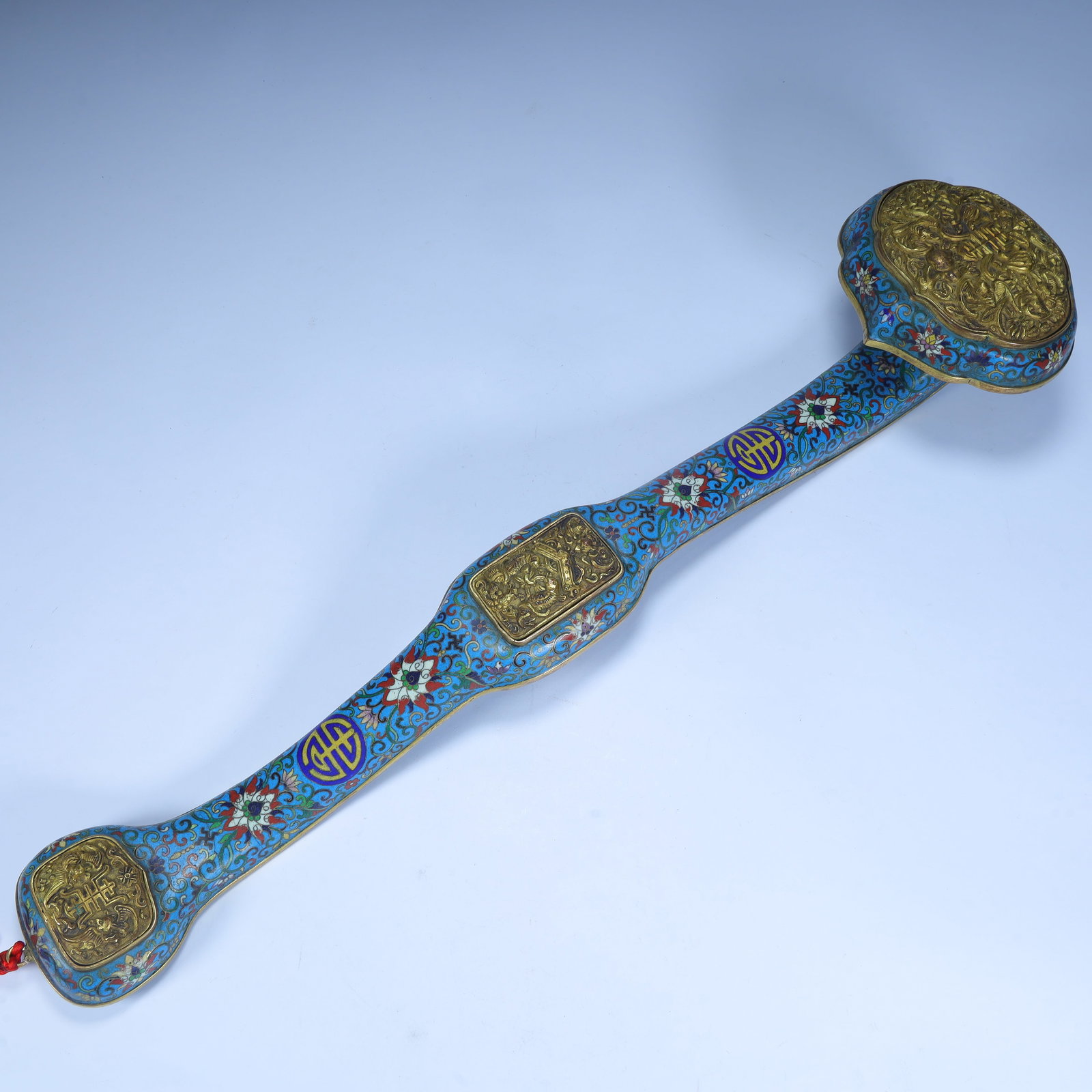 A Qing Dynasty copper tire cloisonn é enamel gilt Fushou pattern ruyi (1 of 11)