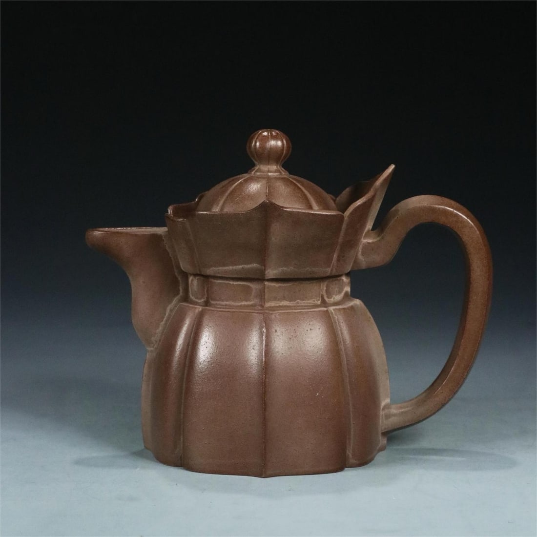 A beautiful neck monk's hat pot (1 of 9)