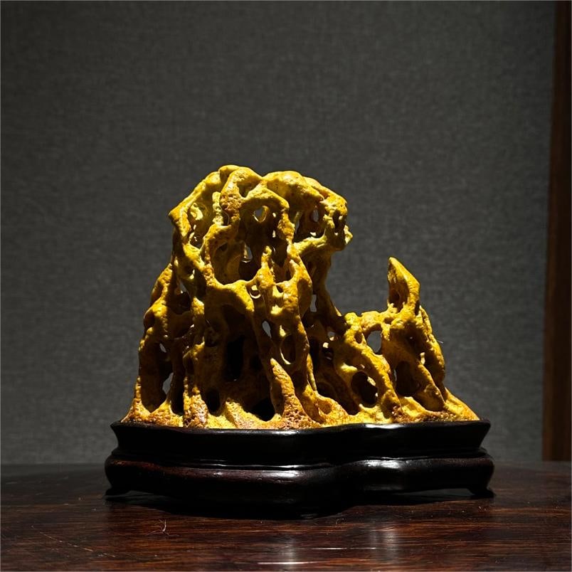 A piece of exquisite Taihu Lake stone incense burner: Exquisite Taihu Lake stone incense burner Size:L:16cm H:14cm T:11cm (The Dimensions Of All Batches Are Manually Measured.If You Need More Detailed Information, Please Contact Our