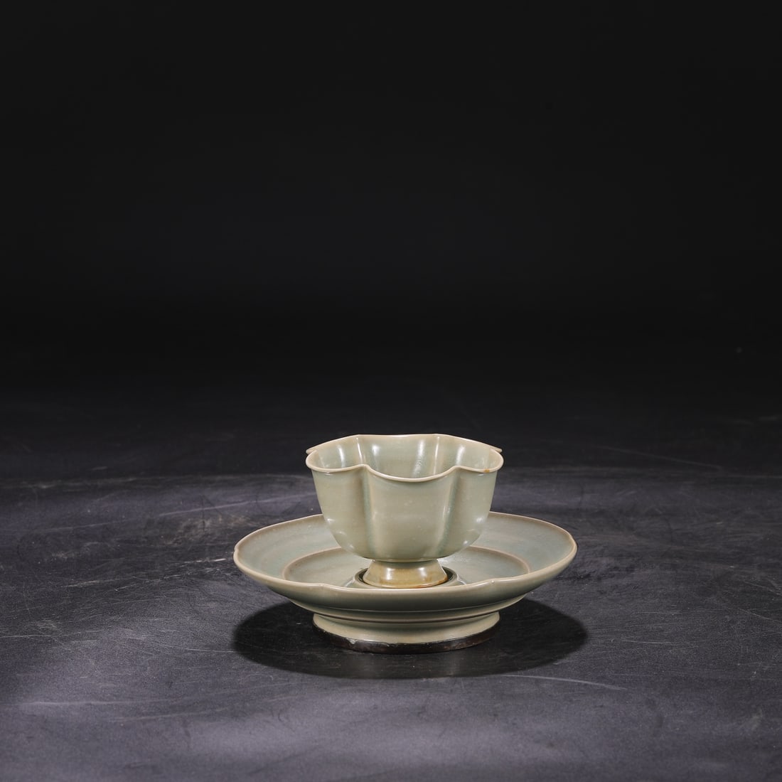 A set of flower mouth cup holders of the Yaozhou kiln in the Song Dynasty (1 of 9)