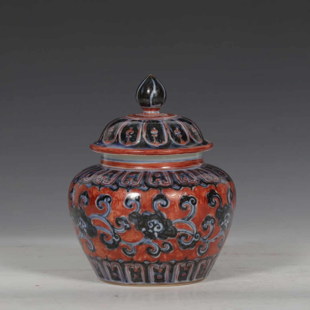 A Ming Dynasty Xuande year alum red blue and white Ganoderma lucidum pattern lid jar (1 of 9)