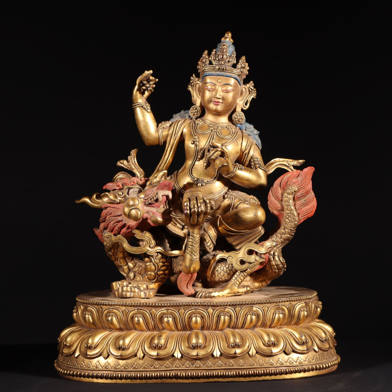 A bronze gilt Buddha statue made in the Yongle period of the Ming Dynasty: A bronze gilt Buddha statue made in the Yongle period of the Ming Dynasty Size:H:35.5cm W:28cm W:9806g (The Dimensions Of All Batches Are Manually Measured.If You Need More Detailed Information, Pleas