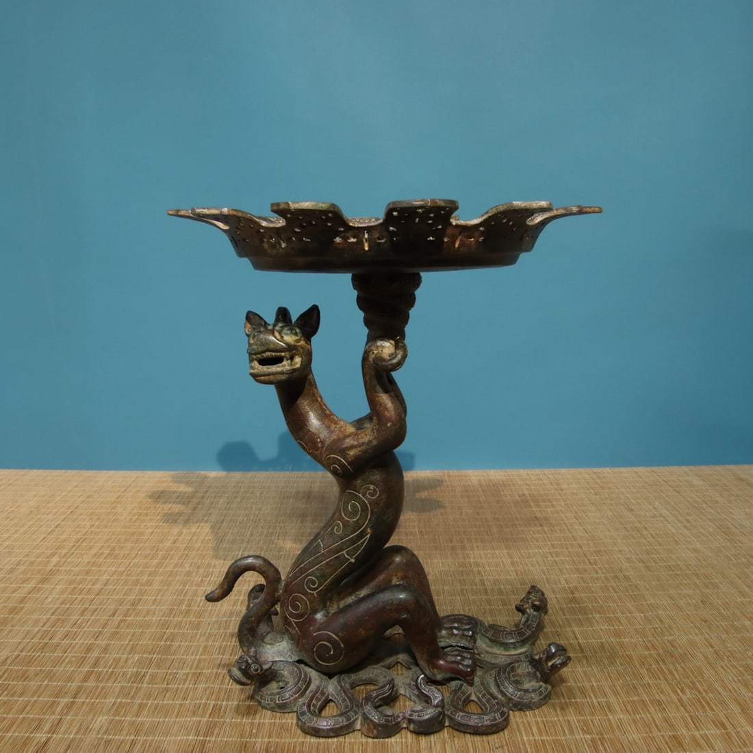 A fine bronze lamp plate inscription: Exquisite bronze lamp plate inscription L:21.5cm W:15cm H:30.5cm W:4.1kg (The Dimensions Of All Batches Are Manually Measured.If You Need More Detailed Information, Please Contact Our Customer Service