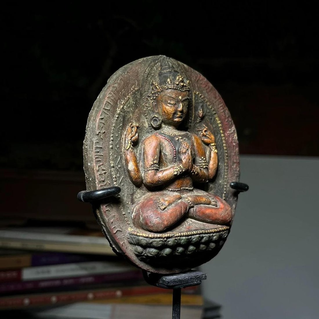 A beautiful four-armed Guanyin rub: Exquisite four-armed Guanyin rubbing Size:H:9cm (The Dimensions Of All Batches Are Manually Measured.If You Need More Detailed Information, Please Contact Our Customer Service