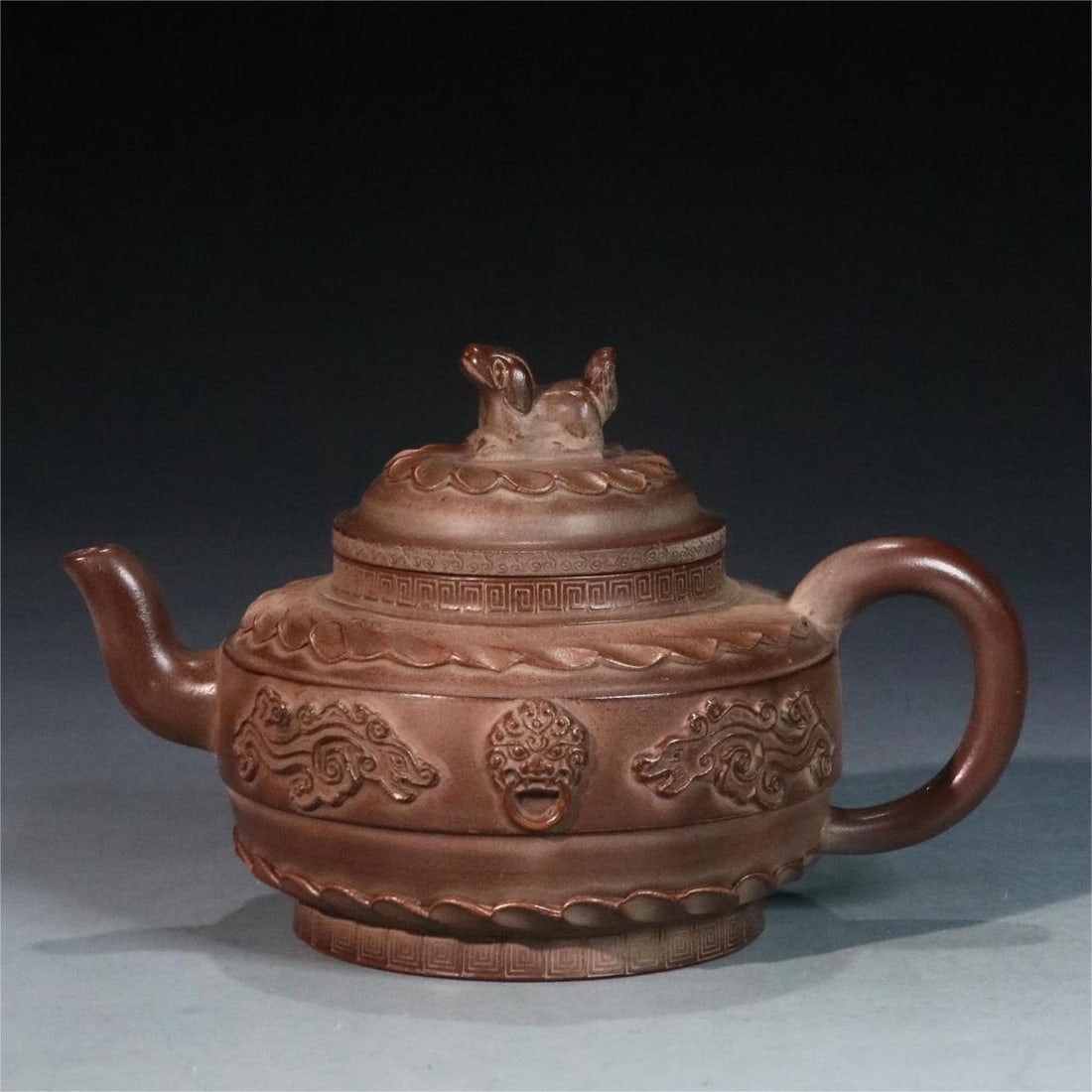 A beautifully printed flat-bellied jug (1 of 9)