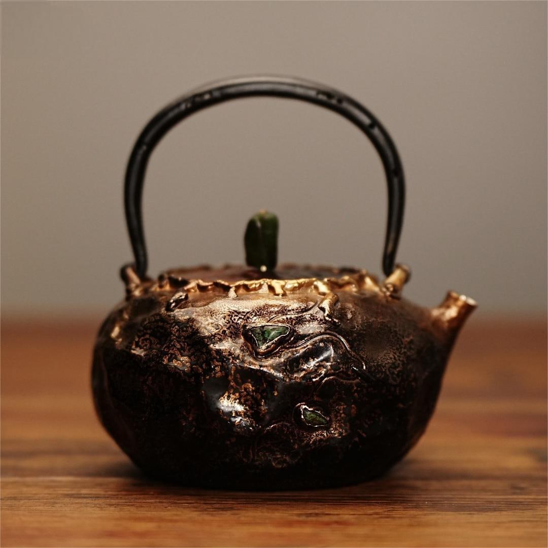 A fine Japanese silver pot (1 of 9)