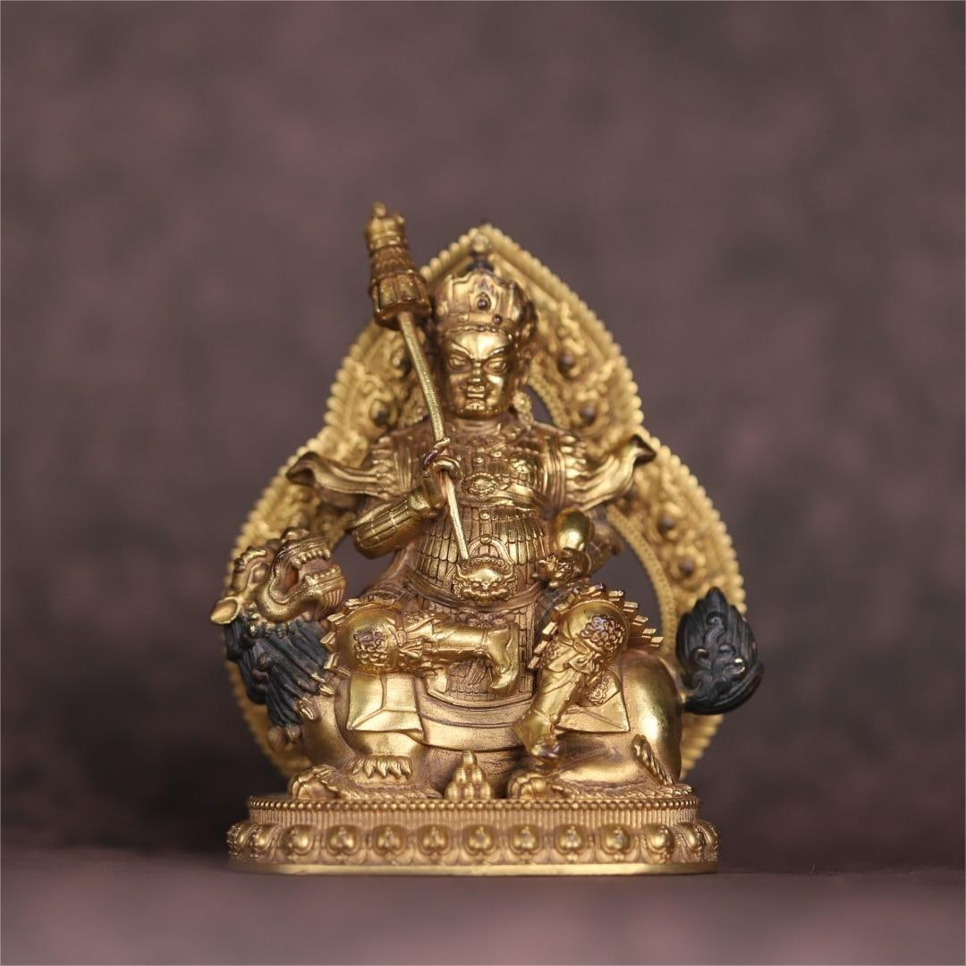 A statue of the Qing Dynasty's bronze gilt treasure king: The statue of the Qing Dynasty copper gilt treasure king Size:H:11.5x8.5x6.2cm W:544.1g (The Dimensions Of All Batches Are Manually Measured.If You Need More Detailed Information, Please Contact Our C
