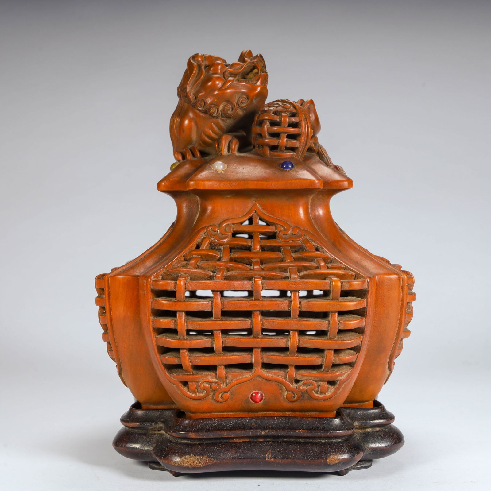 A Qing Dynasty boxwood carving hollow Tai Lion Young Lion pattern aromatherapy: Qing Dynasty boxwood carving hollow Tai Lion Young Lion pattern aromatherapy Size: H:21cm L: 16cm W:16cm W:808g (The Dimensions Of All Batches Are Manually Measured.If You Need More Detailed Informati