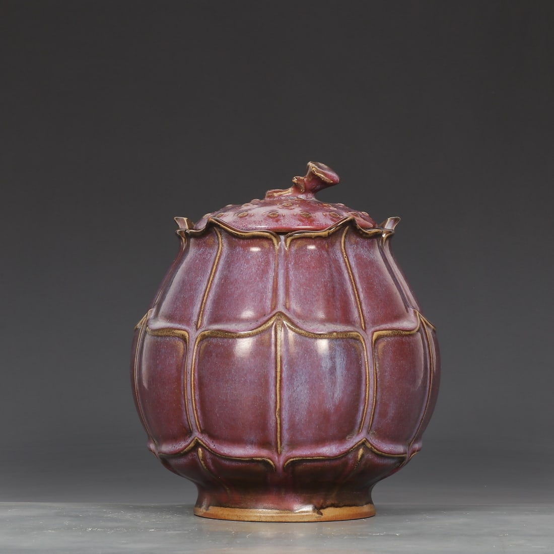 A rose purple glaze lotus large lid jar from the Song Dynasty Jun kiln (1 of 9)