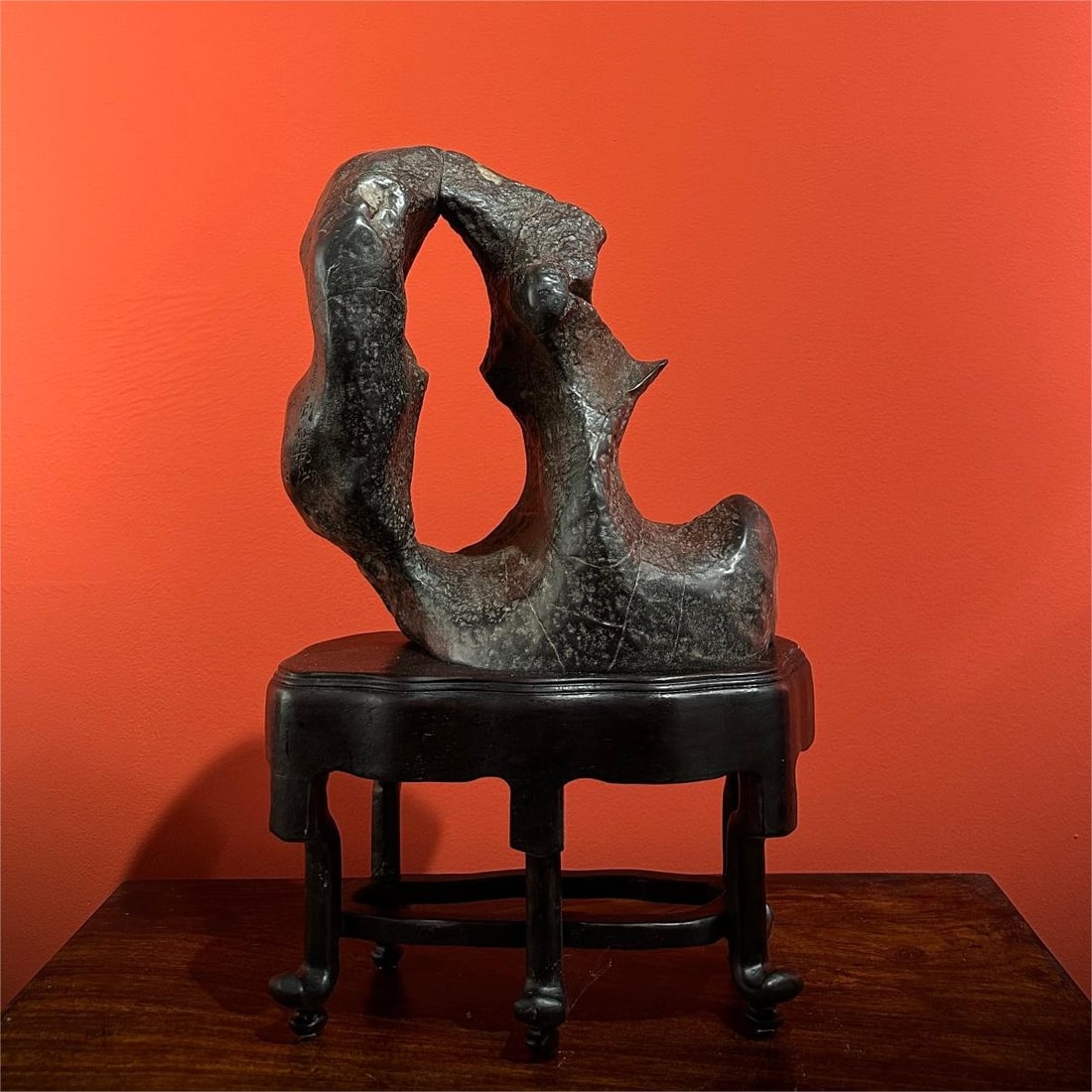 A piece of exquisite Taihu stone: Exquisite Taihu Lake stone Size:H:41cm W:25cm T:13cm (The Dimensions Of All Batches Are Manually Measured.If You Need More Detailed Information, Please Contact Our Customer Service