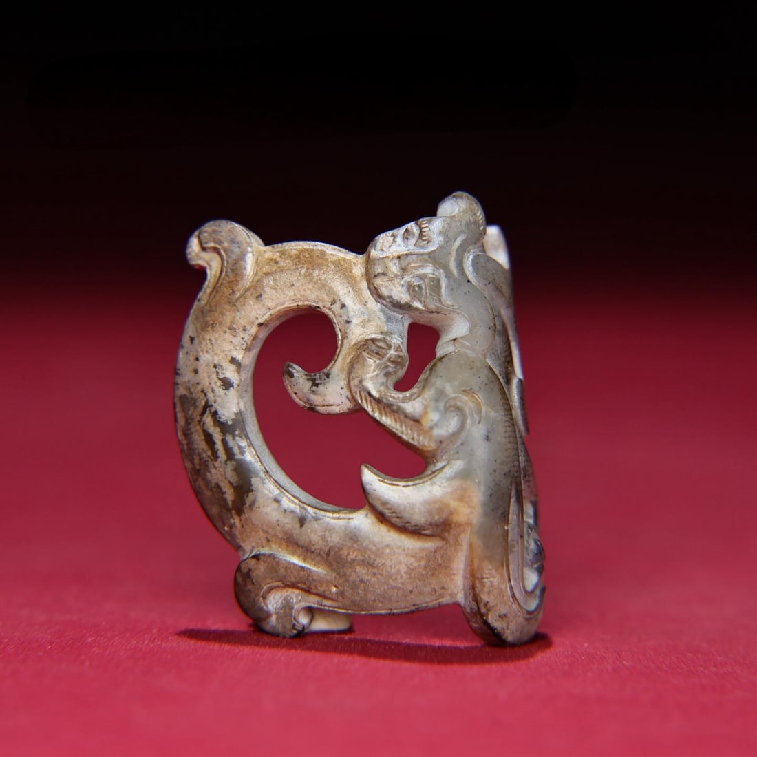 A beautiful Hetian jade birth pit gray skin Qin special-shaped dragon pendant: Exquisite Hetian jade birth pit gray skin Qin special-shaped dragon pendant Size:40x32x16mm W:15g (The Dimensions Of All Batches Are Manually Measured.If You Need More Detailed