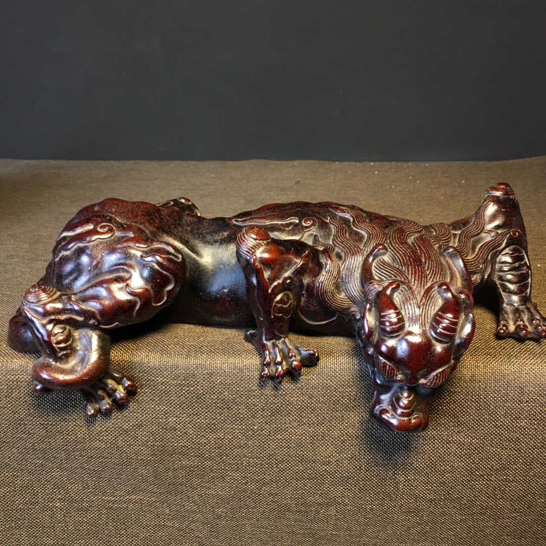 A fine pure copper beast: Exquisite pure copper beast Size:L:28cm W:13cm H:7cm W:1695g (The Dimensions Of All Batches Are Manually Measured.If You Need More Detailed Information, Please Contact Our Customer Service Before Bidd