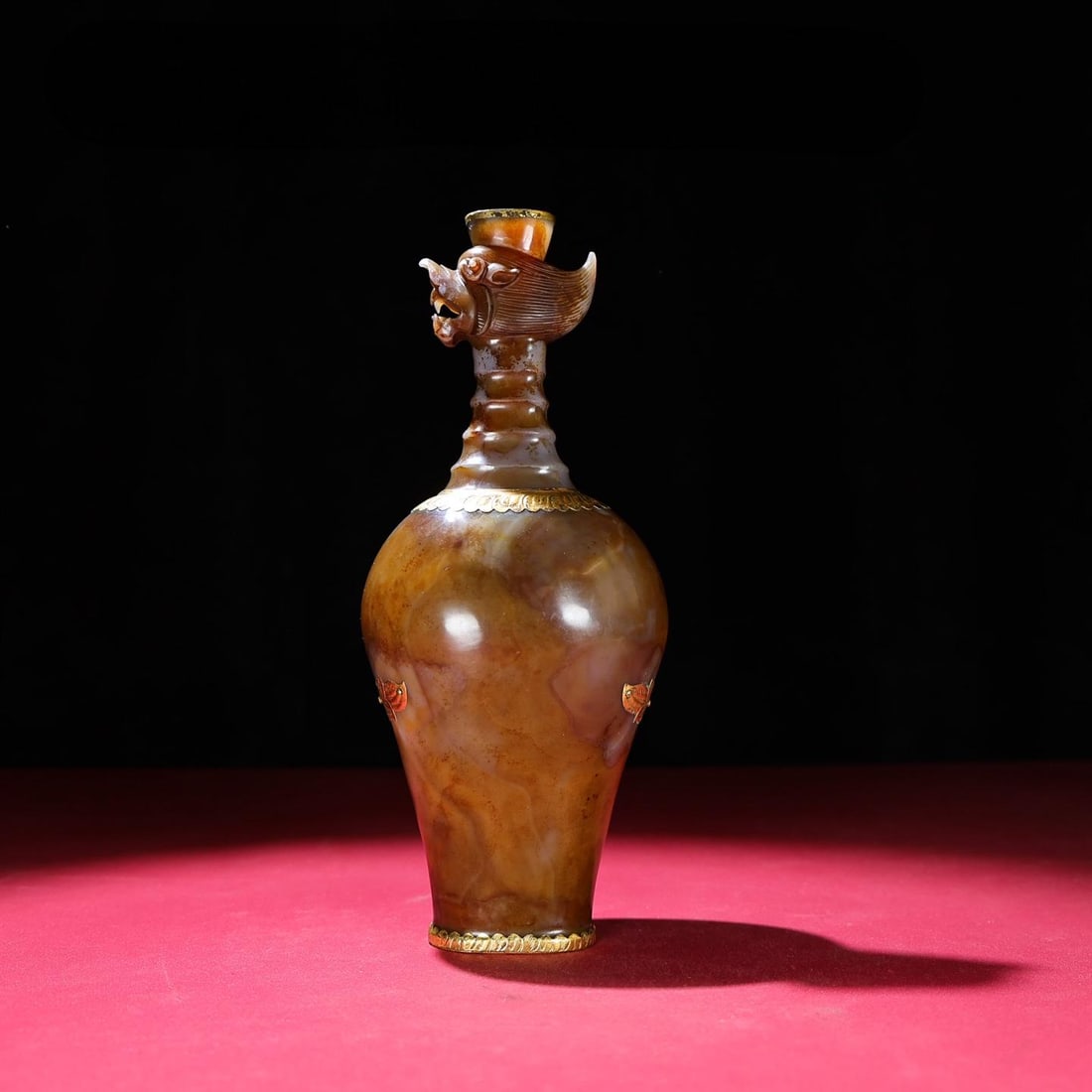 A piece of Liaojin's agate inlaid thin tire bottle: Liao Jin's agate inlaid thin tire bottle Size:243x102x72mm W:400g (The Dimensions Of All Batches Are Manually Measured.If You Need More Detailed Information, Please Contact Our