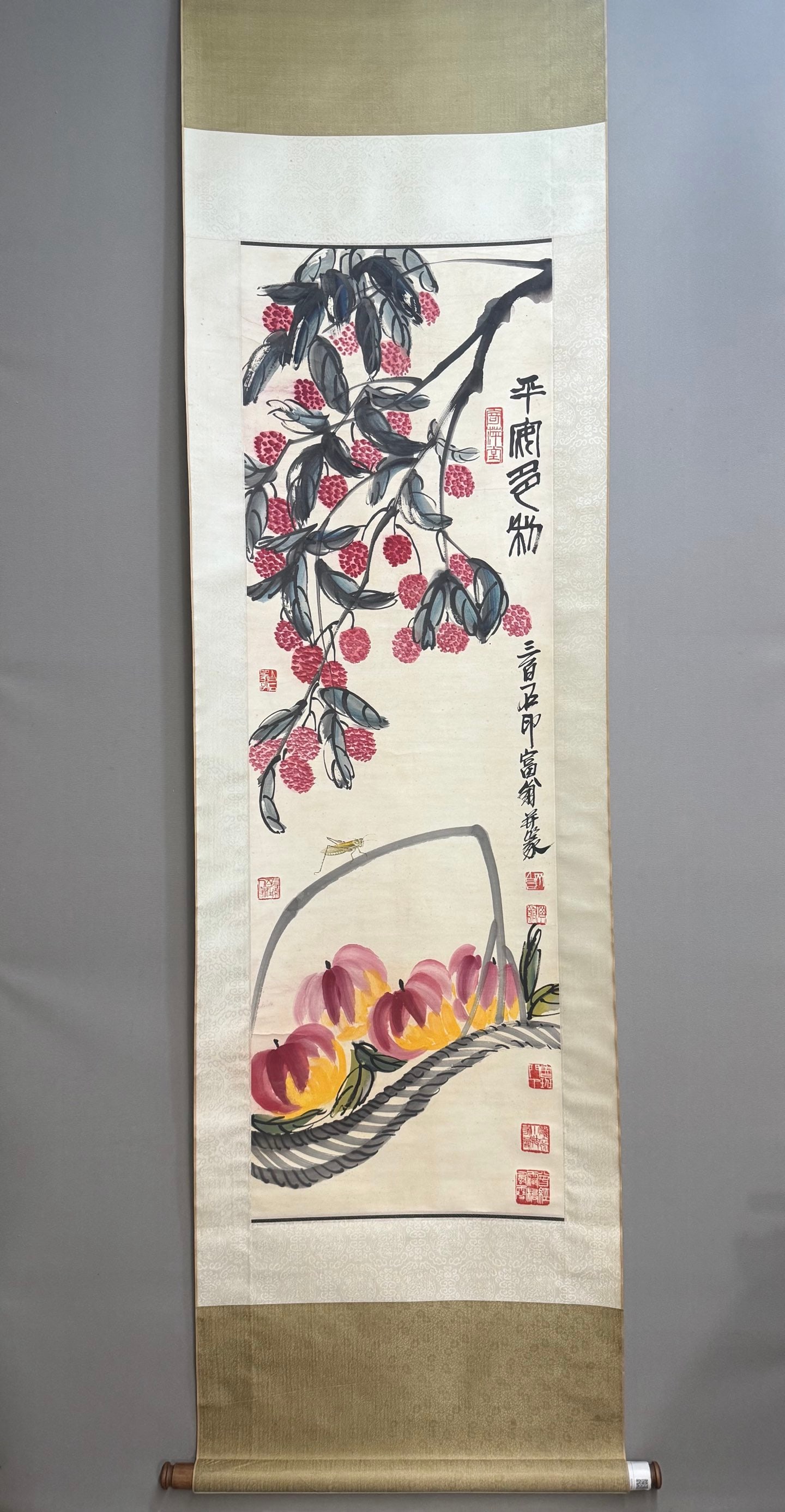 A picture of Qi Baishi's flowers: Qi Baishi's flower picture Size:138x44cm (The Dimensions Of All Batches Are Manually Measured.If You Need More Detailed Information, Please Contact Our Customer Service Before Bidding.)