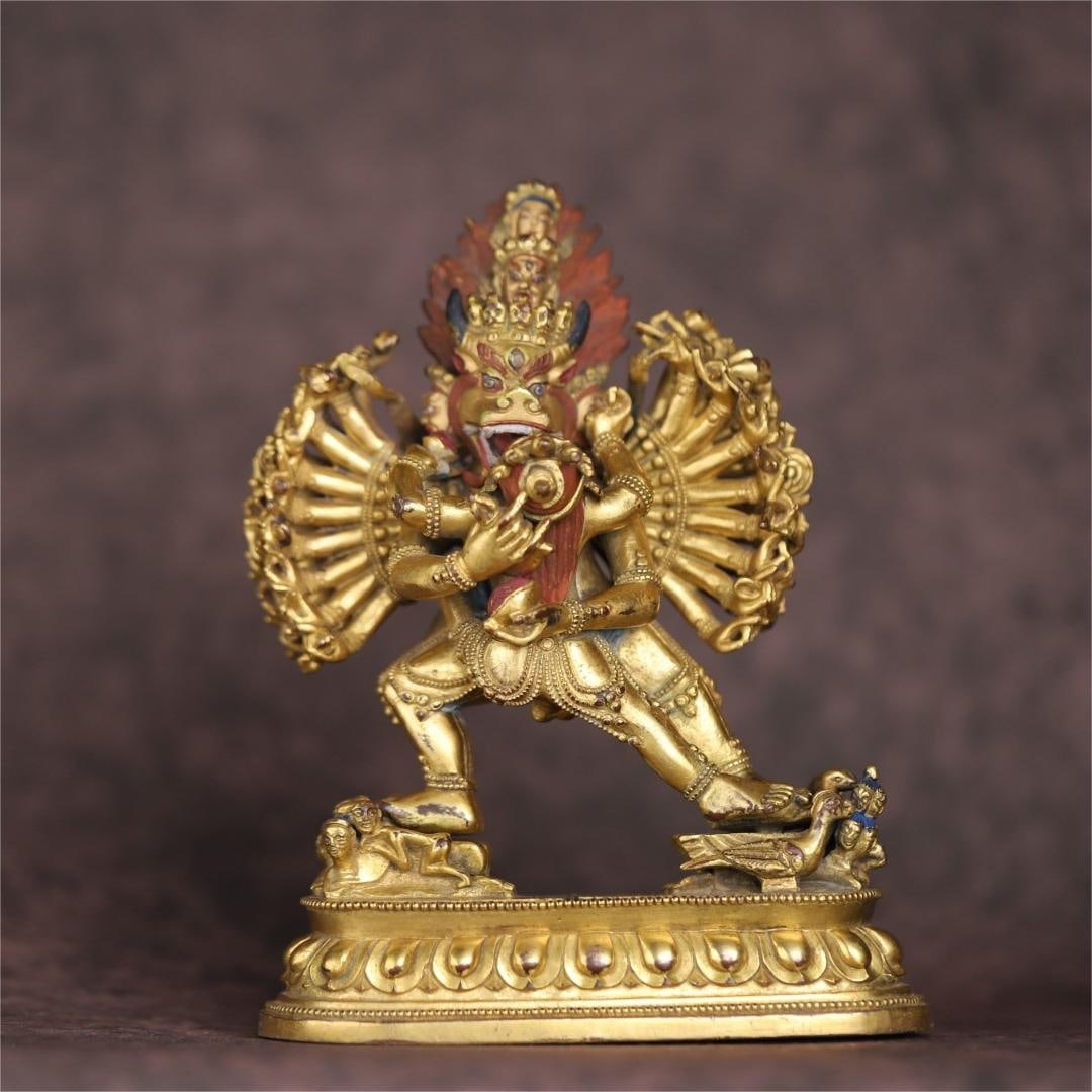 A bronze gilt statue of Dawei De Vajra from the Ming Dynasty (1 of 10)