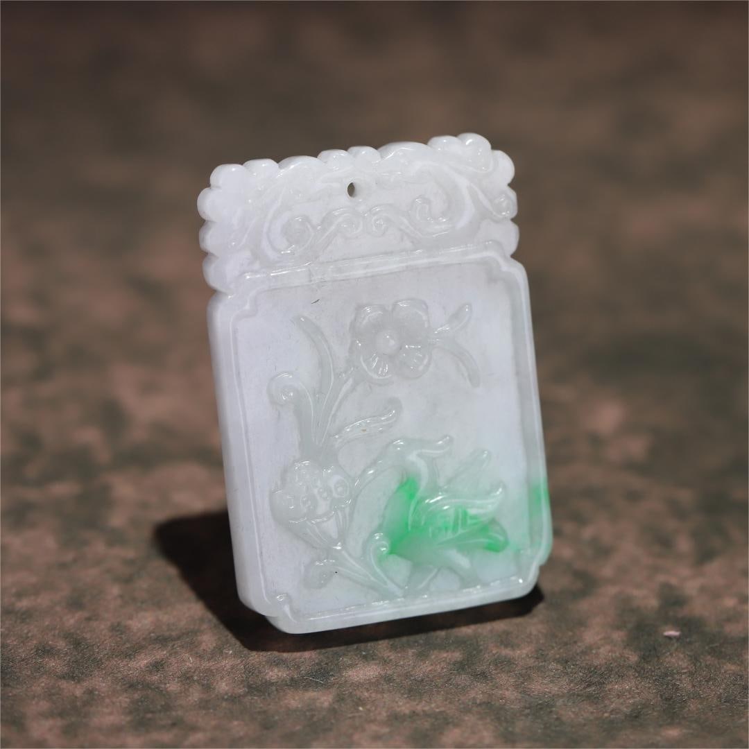 A beautiful ice glutinous green jade Fulu Ruyi brand (1 of 9)