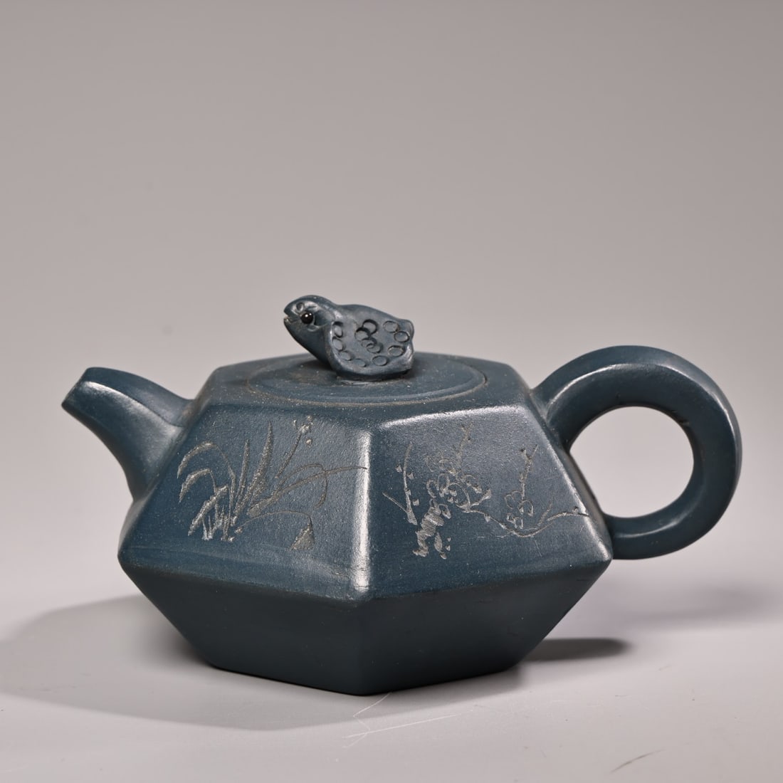 A beautiful pure handmade raw diamond azure purple clay pot (1 of 9)