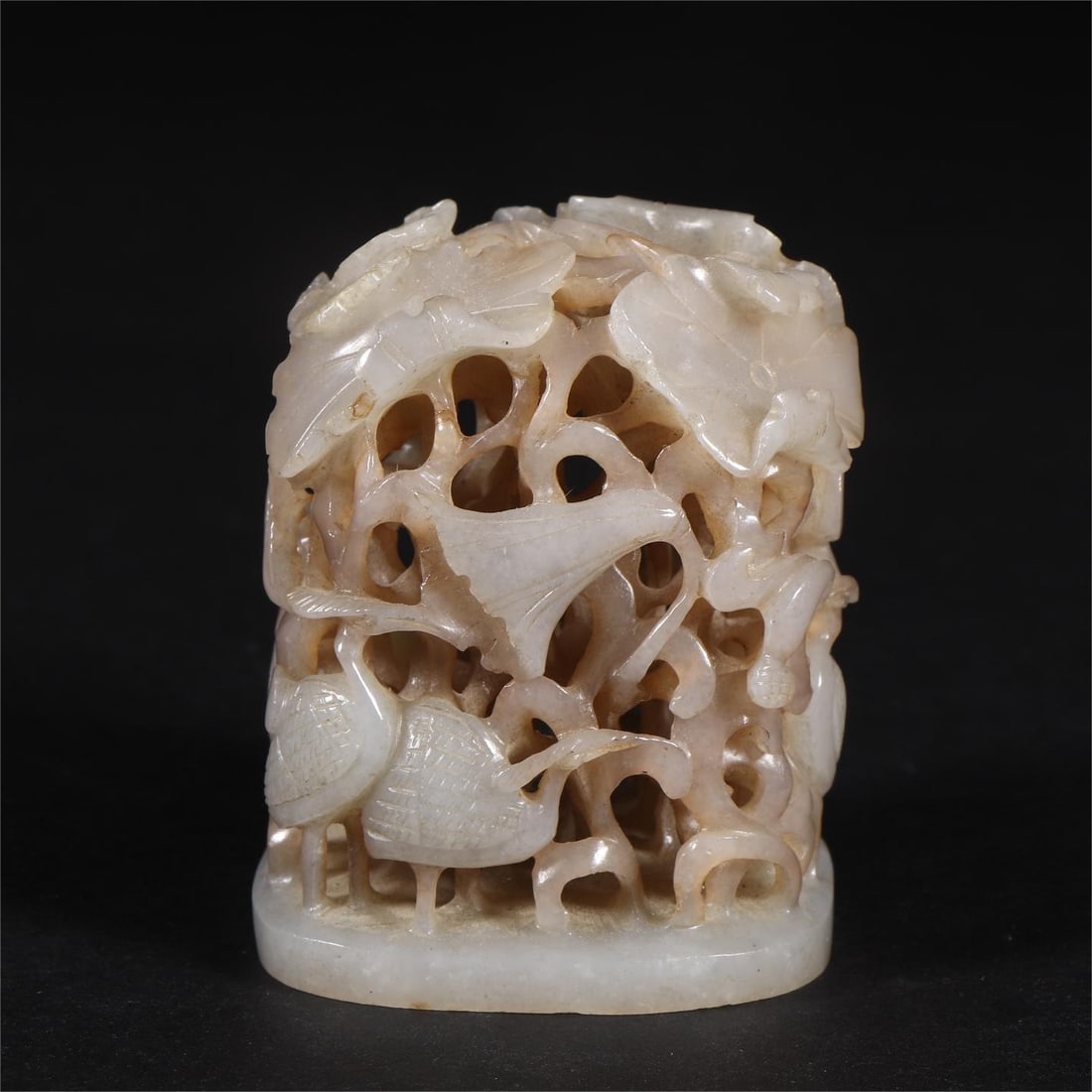 A beautiful piece of second-hand Hetian jade seed material all the way to the top of the furnace (1 of 9)