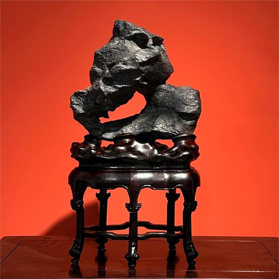 A beautiful Lingbi stone cave (1 of 7)