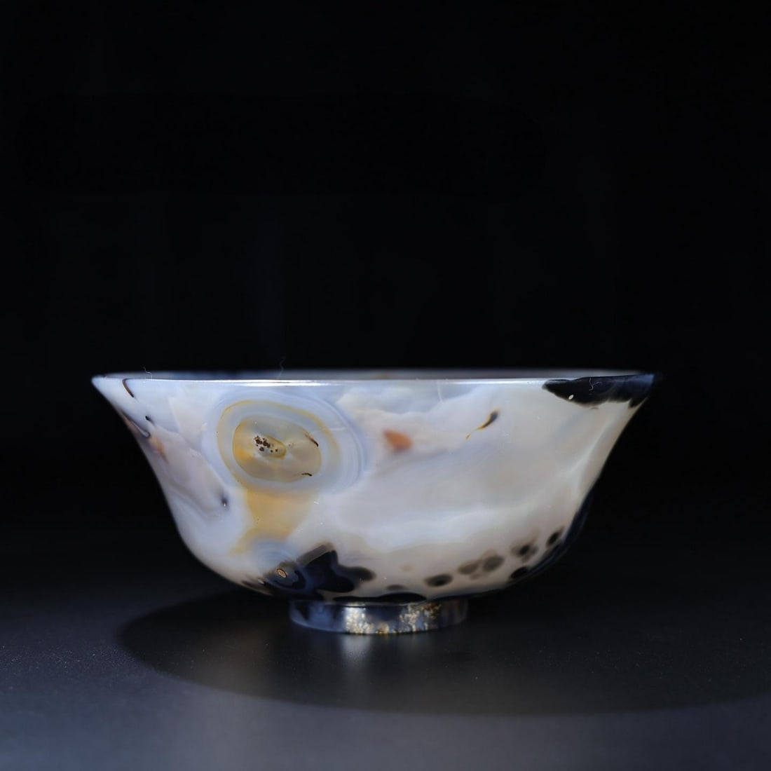 A beautiful large bowl of natural agate ink painting: Exquisite natural agate ink painting large bowl Size:195x97mm W:640g (The Dimensions Of All Batches Are Manually Measured.If You Need More Detailed Information, Please Contact Our Customer Service Bef