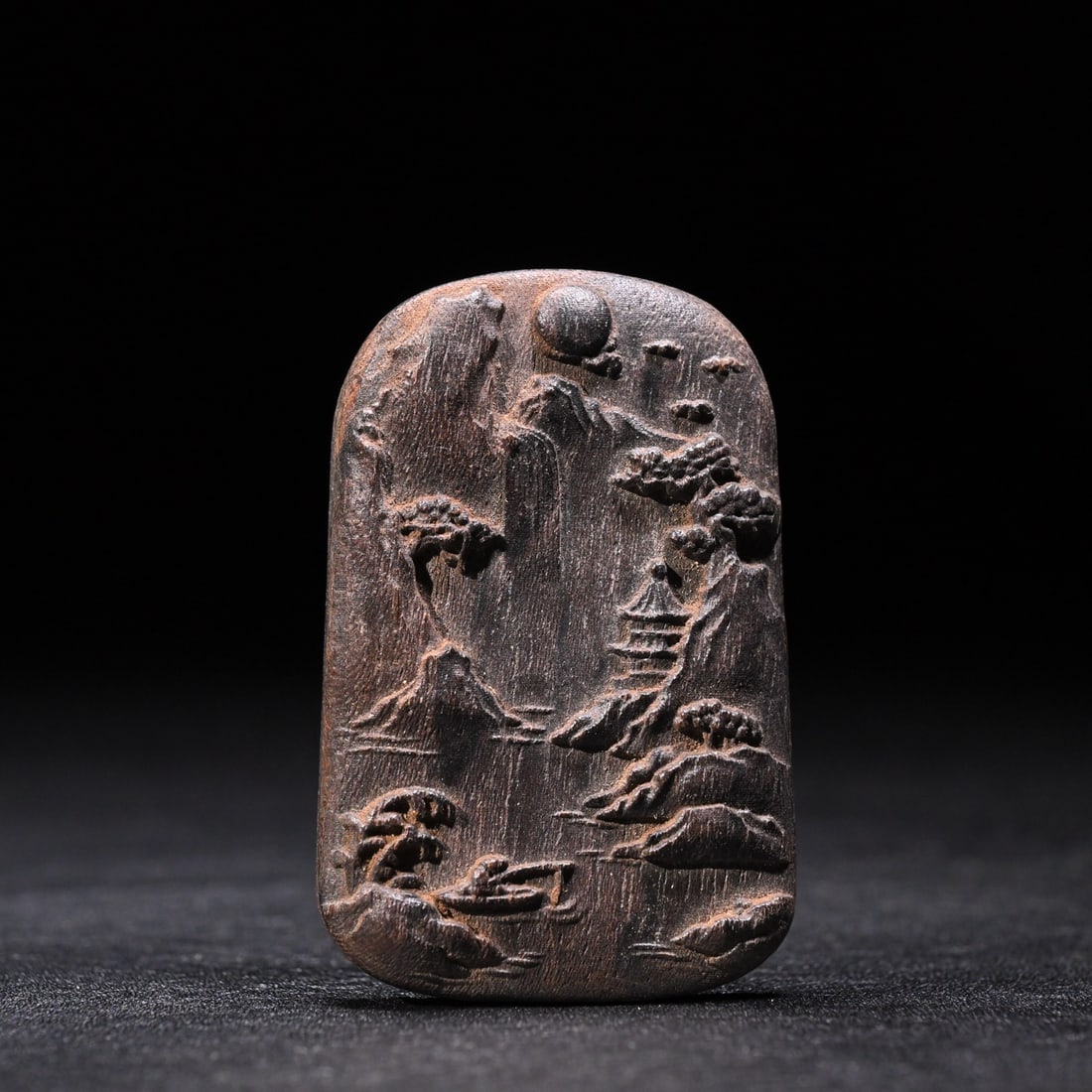 A beautiful old agarwood carved landscape figure card: Exquisite old agarwood carved landscape character cards Size:H:5.9cm W:3.6cm W:17g (The Dimensions Of All Batches Are Manually Measured.If You Need More Detailed Information, Please Contact Our Custom