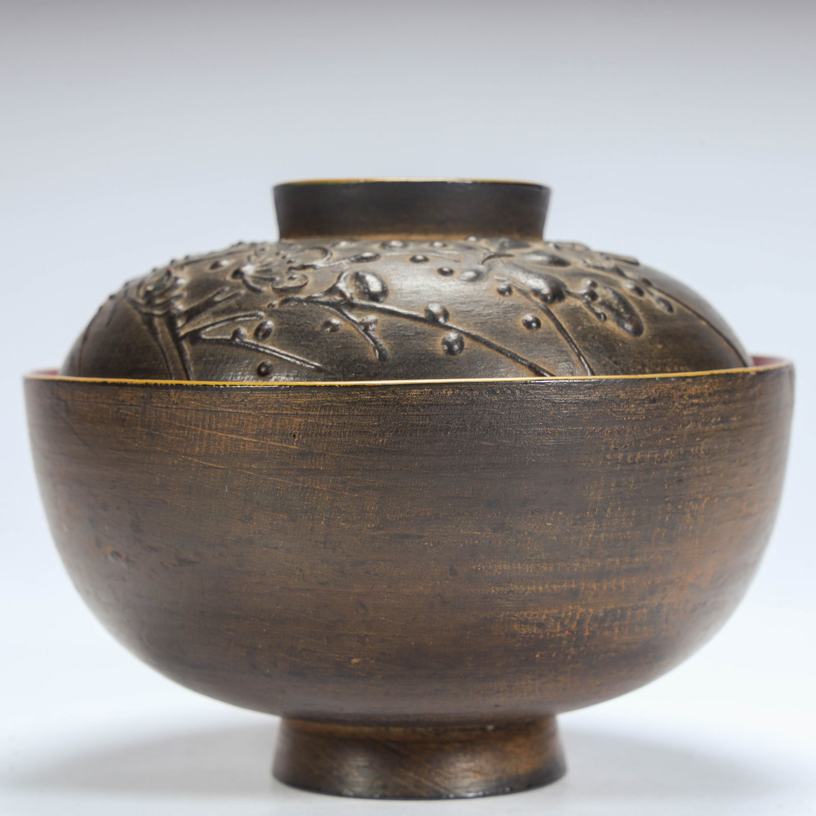 A Qing Dynasty rosewood carved plum pattern gaiwan: Qing Dynasty rosewood carved plum pattern gaiwan Size: H:9cm L: 11cm W:11cm W:122g (The Dimensions Of All Batches Are Manually Measured.If You Need More Detailed Information, Please Contact Our Custom