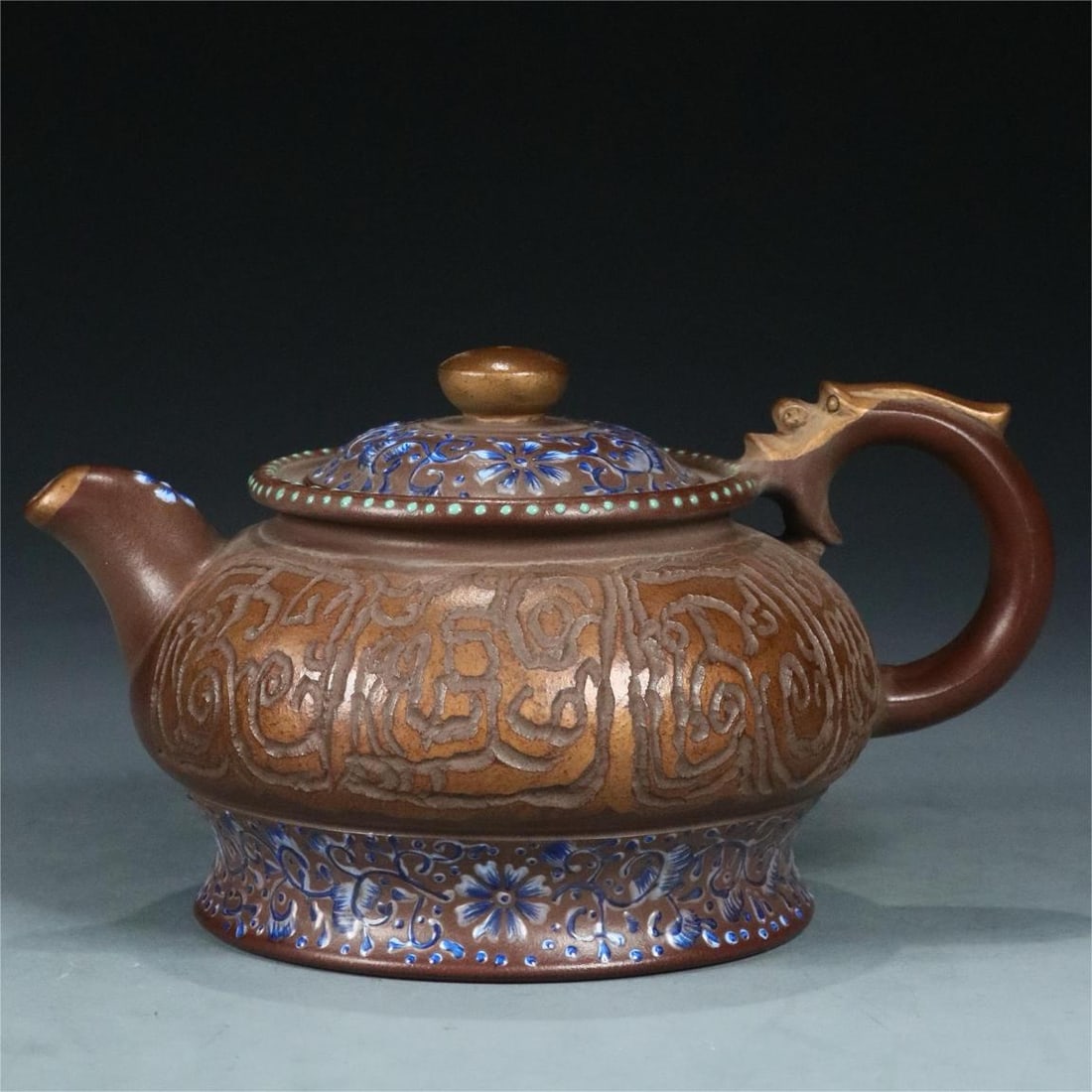 A beautiful sand carved pile of gold dot palace lamp pot: Exquisite sand picking carved gold dot palace lamp pot Size:16.5×11.8×9.1cm W:361g (The Dimensions Of All Batches Are Manually Measured.If You Need More Detailed Information, Please Contact Our Cust